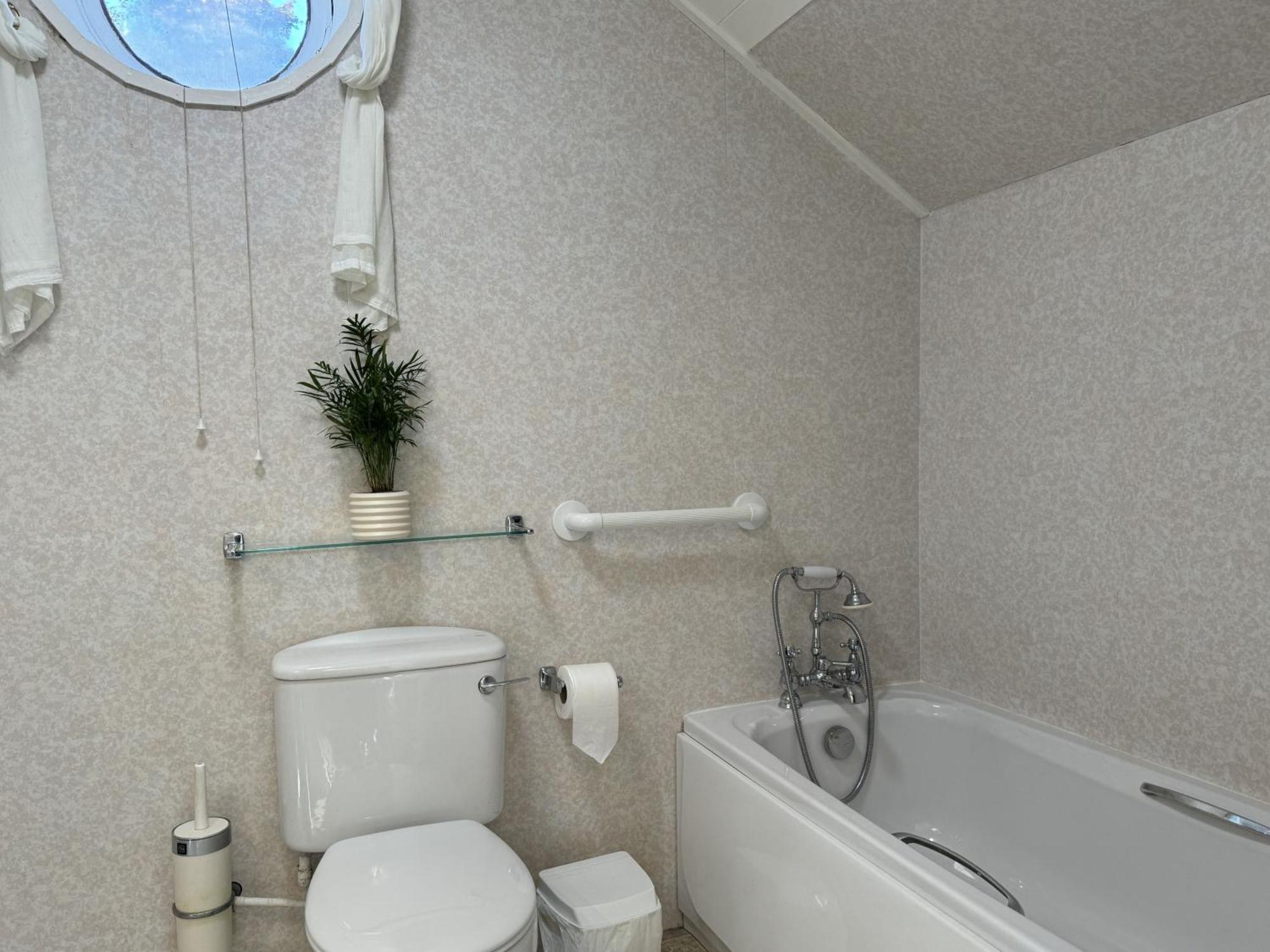 Greenswood Cottage - Cosy Cottage, Rural Location, Beautiful Landscaped Gardens With Pond And Lake Dartmouth Extérieur photo